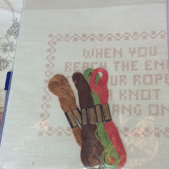 FINAL SALE PRICE 2 New Cross Stitch Kits + 3 Vintage Items - Picture 3 of 6